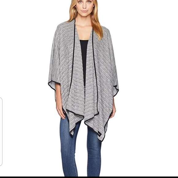 Calvin Klein Tops - 🆕 CALVIN KLEIN Texture Lurex Shawl